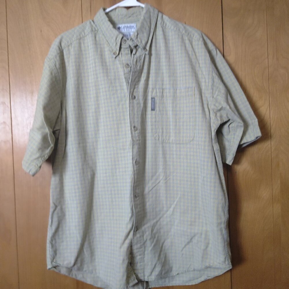 Columbia Men's Large Short Sleeve Plaid Button Front Shirt With Pocket